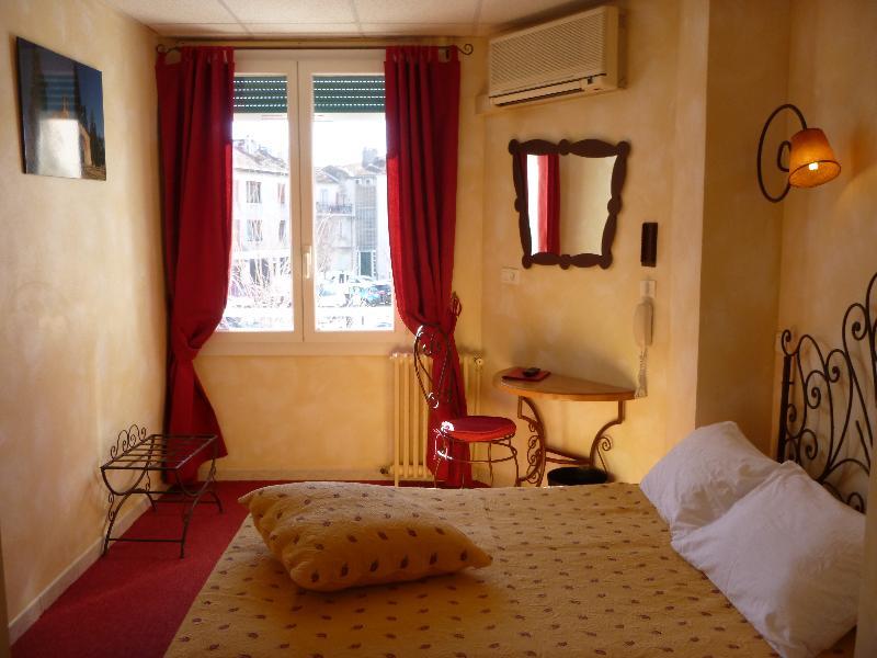 Le Regence Hotel 2*